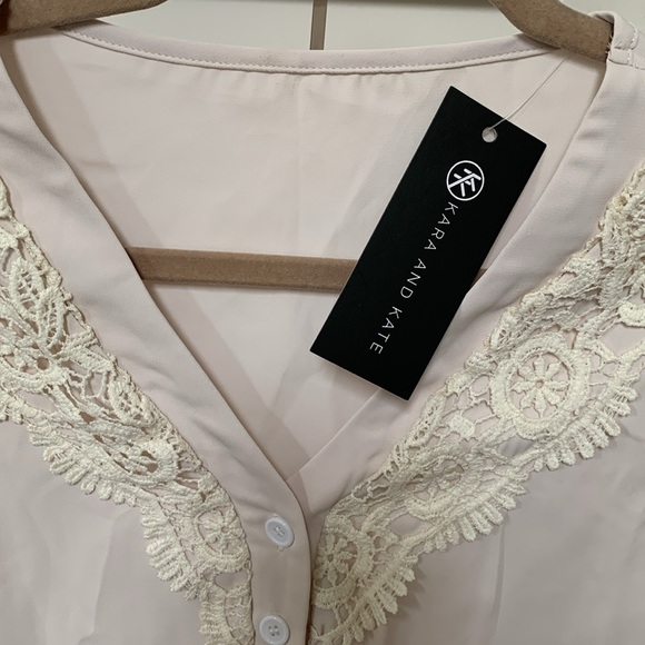 Kara & Kate Flowey lace blouse - Picture 2 of 7